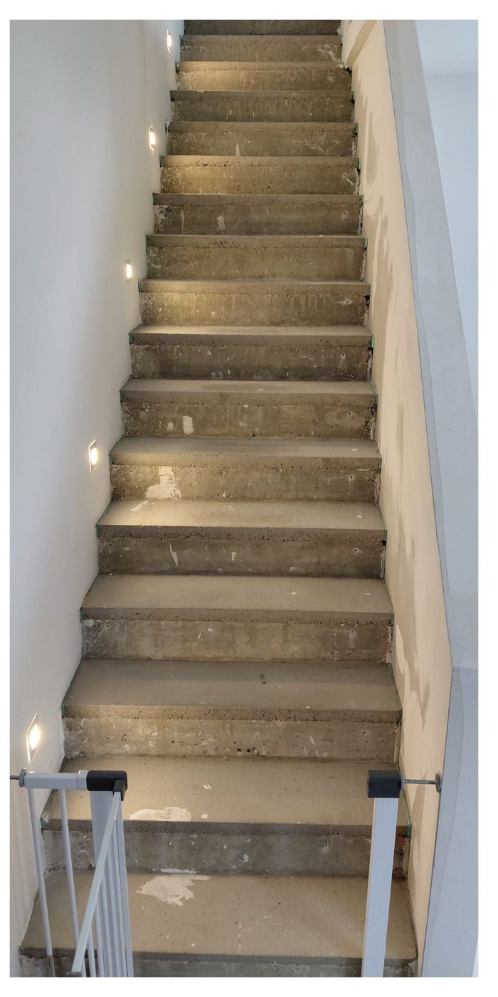 Vorher: Betontreppe mit Eiche verkleidet – vorher und nachher